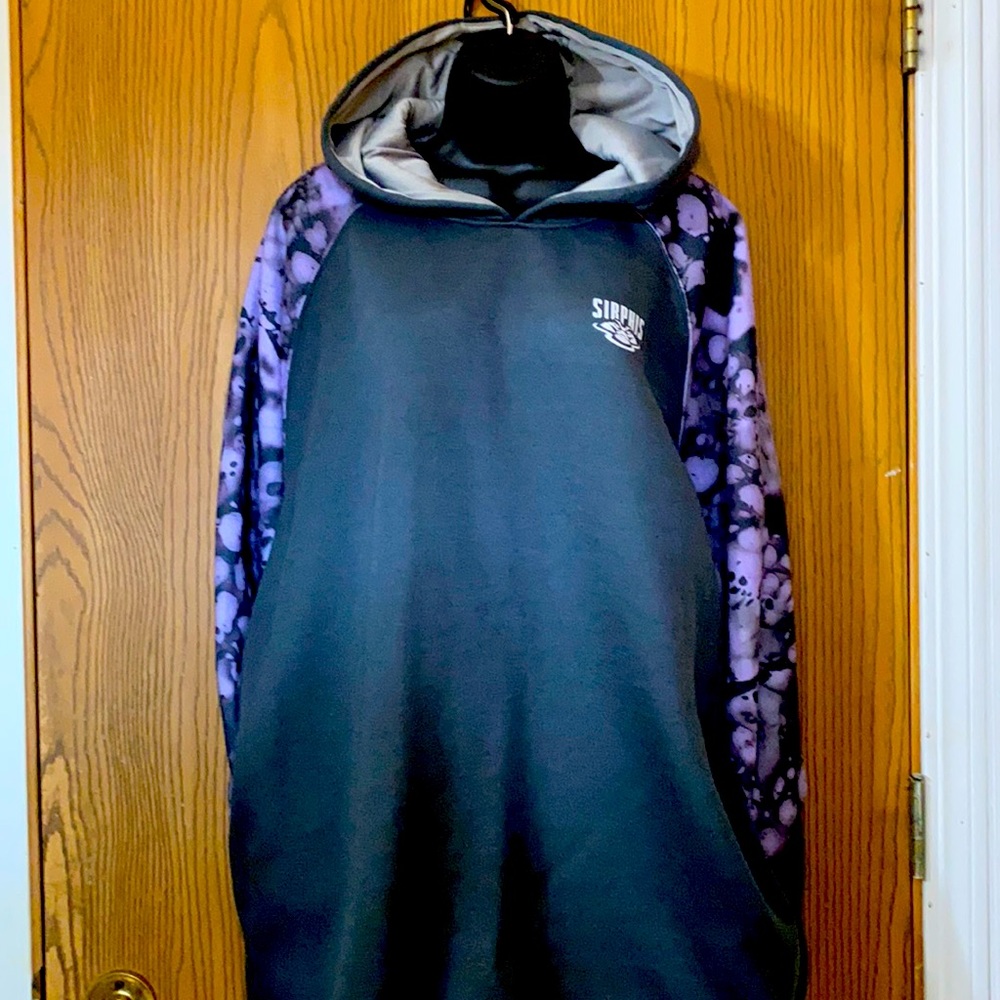 XXL Pulse by Sirphis sweatshirt.